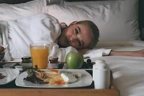Hilton Luxor Resort & Spa