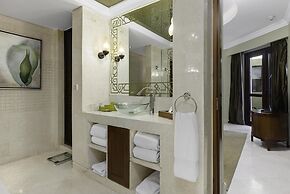 Hilton Luxor Resort & Spa