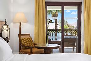 Hilton Luxor Resort & Spa