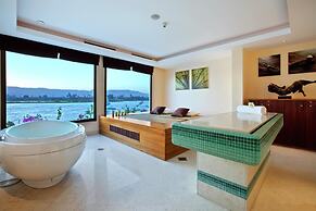 Hilton Luxor Resort & Spa