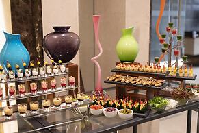 Hilton Luxor Resort & Spa