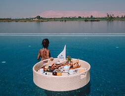 Hilton Luxor Resort & Spa