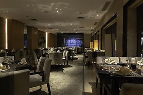 Hilton Luxor Resort & Spa