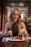 Hilton Luxor Resort & Spa