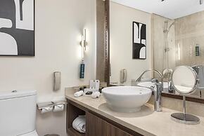 Hilton Luxor Resort & Spa