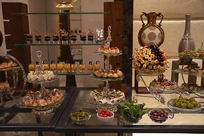 Hilton Luxor Resort & Spa