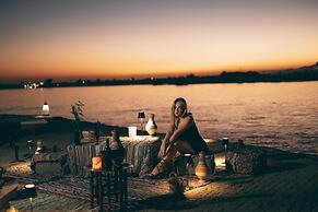 Hilton Luxor Resort & Spa