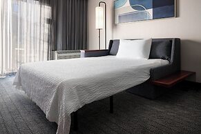 Courtyard by Marriott Bakersfield
