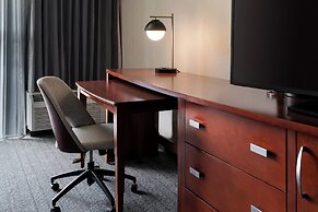 Courtyard by Marriott Bakersfield