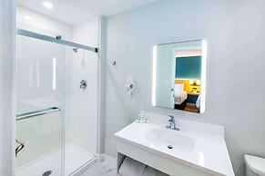 Quality Inn & Suites Garden of the Gulf