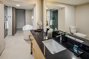 DoubleTree by Hilton Laredo