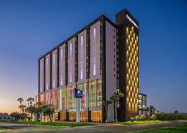 DoubleTree by Hilton Laredo