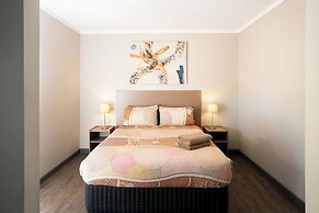 The Lodge Motel, Newman