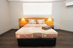 The Lodge Motel, Newman