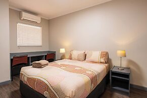 The Lodge Motel, Newman