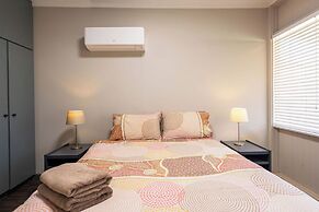 The Lodge Motel, Newman