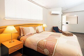 The Lodge Motel, Newman