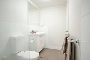 The Lodge Motel, Newman