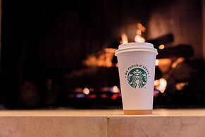 Courtyard by Marriott Lincroft Red Bank
