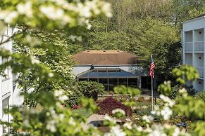 Courtyard by Marriott Lincroft Red Bank