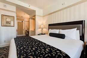 Gaslamp Plaza Suites