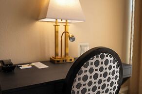 Gaslamp Plaza Suites