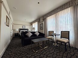 Gaslamp Plaza Suites