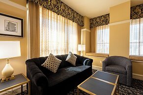 Gaslamp Plaza Suites