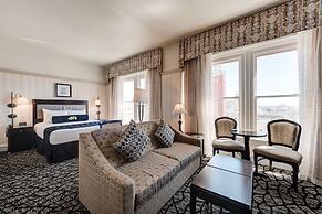 Gaslamp Plaza Suites