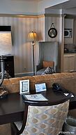 Gaslamp Plaza Suites