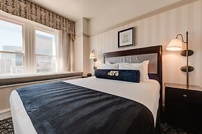 Gaslamp Plaza Suites
