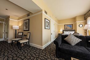 Gaslamp Plaza Suites