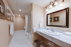 Gaslamp Plaza Suites