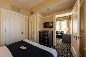 Gaslamp Plaza Suites