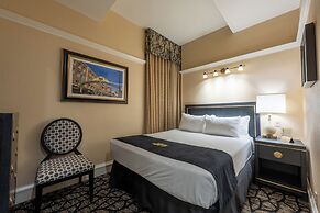 Gaslamp Plaza Suites
