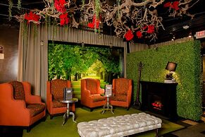 Gaslamp Plaza Suites