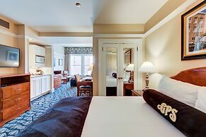 Gaslamp Plaza Suites