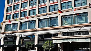Gaslamp Plaza Suites