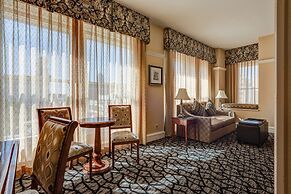 Gaslamp Plaza Suites