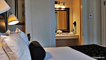 Gaslamp Plaza Suites