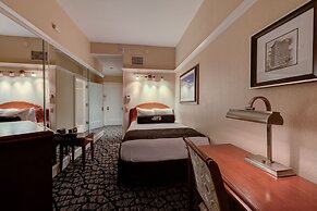 Gaslamp Plaza Suites