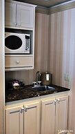 Gaslamp Plaza Suites
