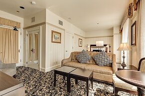 Gaslamp Plaza Suites