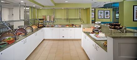 Holiday Inn & Suites Virginia Beach North Beach by IHG