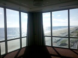 Holiday Inn & Suites Virginia Beach North Beach by IHG