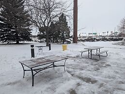 Days Inn by Wyndham Fargo