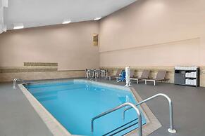Country Inn & Suites by Radisson, Coon Rapids, MN