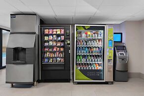 Country Inn & Suites by Radisson, Coon Rapids, MN