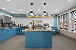 Country Inn & Suites by Radisson, Coon Rapids, MN