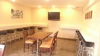 Ramada by Wyndham Culver City